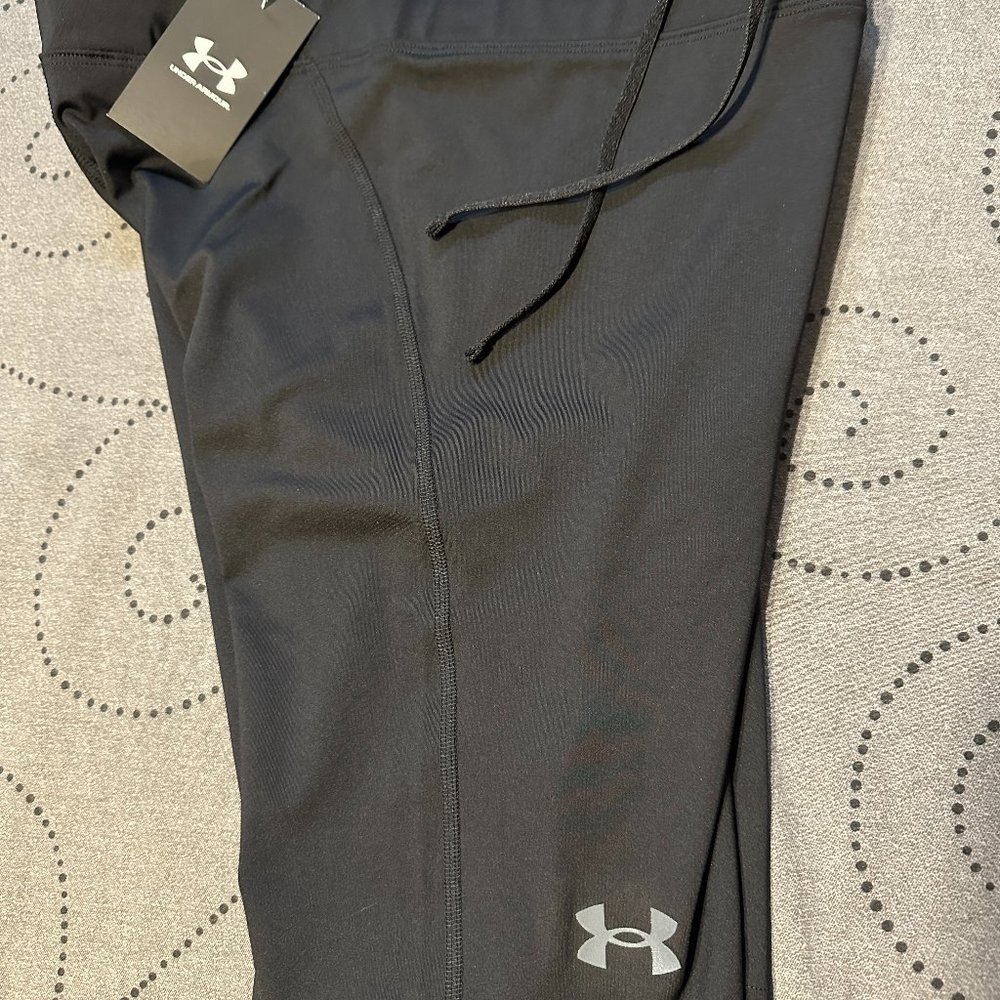 UNDER ARMOUR COMPRESSION BLACK SHORTS SIZE XL OR L MEN $44
